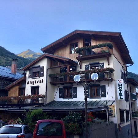 Hotel Restaurant Angival - Chambres Et Appartement Bourg-Saint-Maurice Buitenkant foto